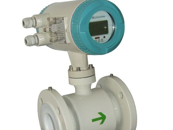 電磁流量計(jì)在石油化工行業(yè)為什么能發(fā)揮這么大作用